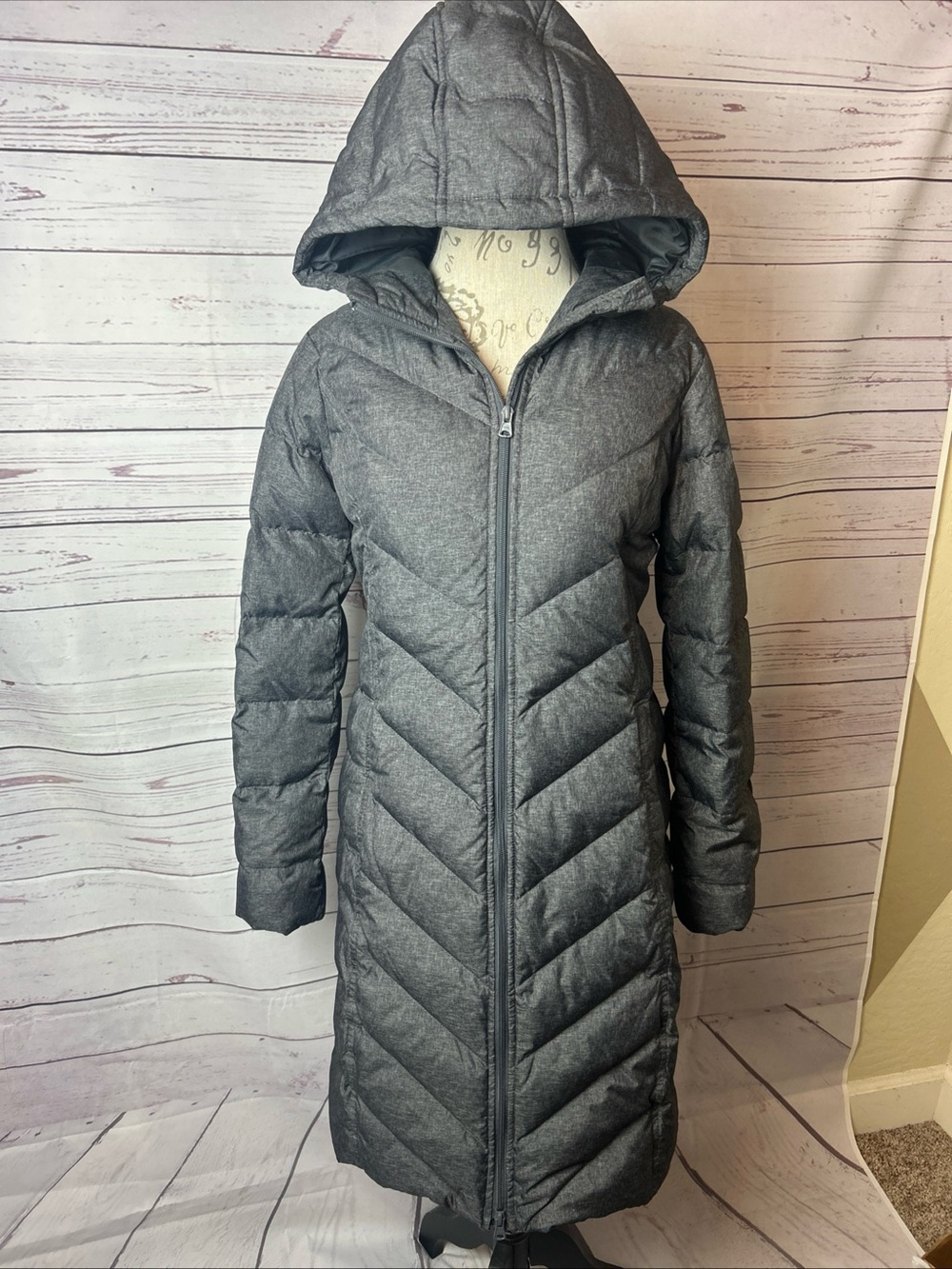 Lands' End Down Puffer Coat Sz S 6-8 Parka Gray Chevron Quilted Attached Hood